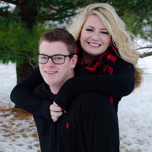 Meet me ππ» - Picture 4 of 4